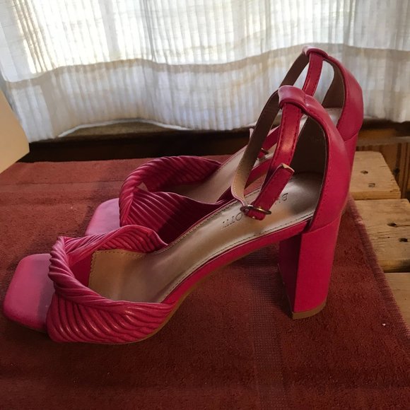Fuschia  Peep Toe Block Heeled Sandals - Size 39 (EU) - Picture 2 of 5